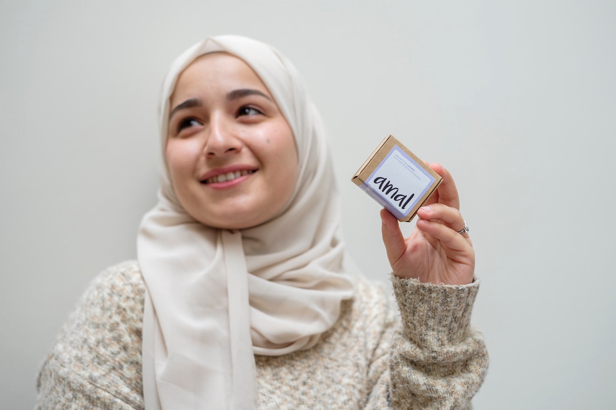 Conhece a Ghufran — das margens da guerra em Aleppo ao coração da AMAL 💛